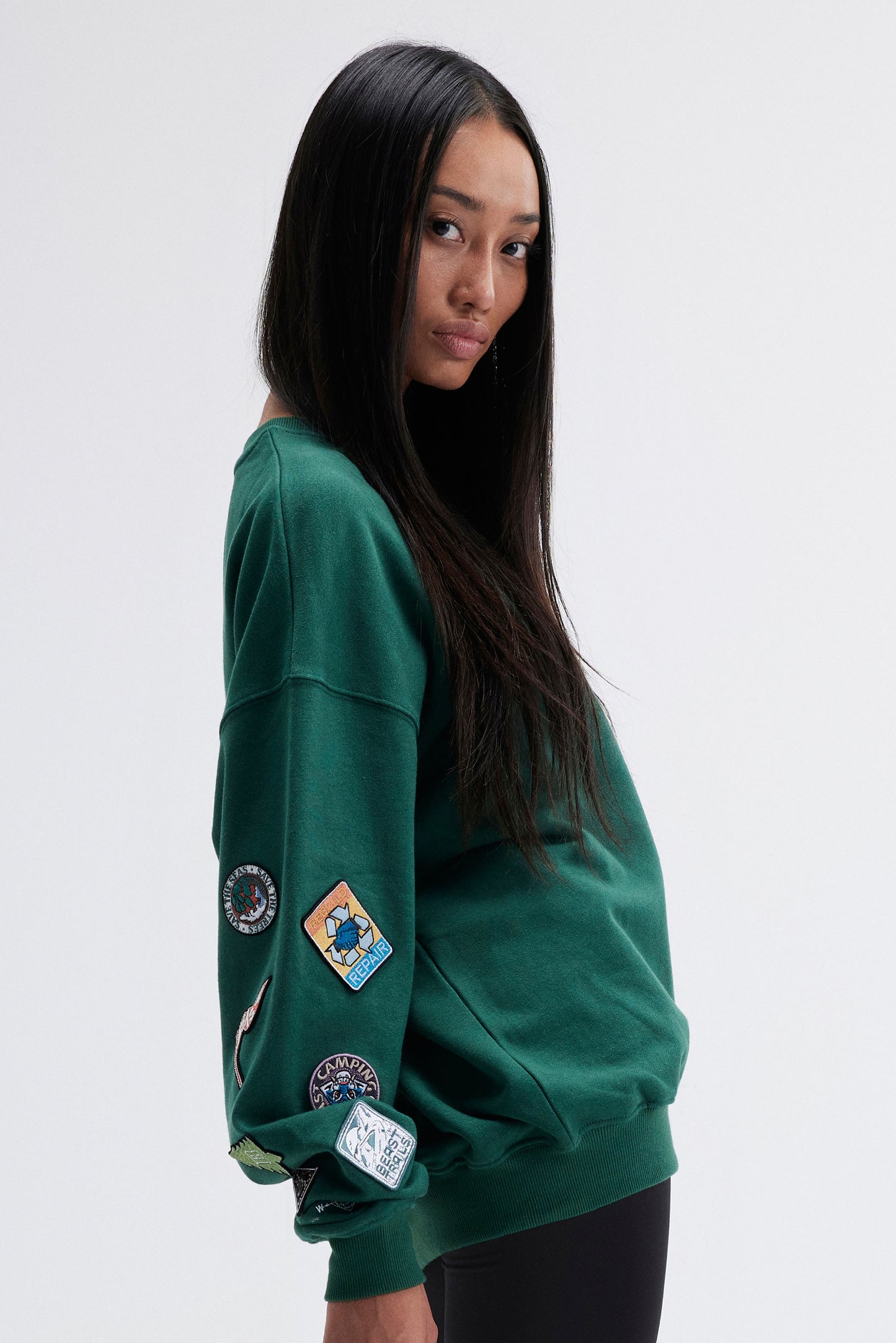 HIKING CLUB CREWNECK SWEATSHIRT - GREEN