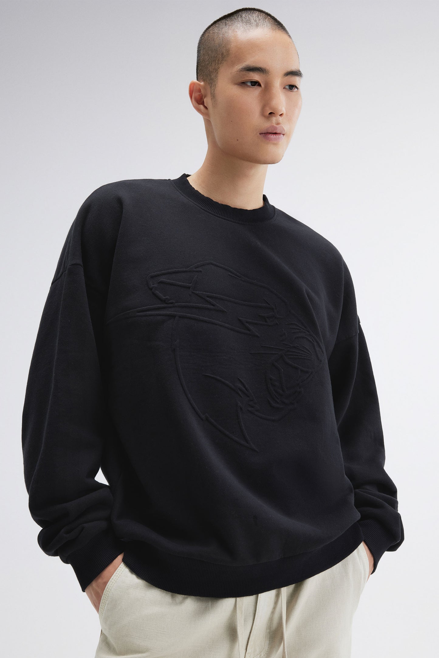 EMBOSSED PANTHER CREWNECK SWEATSHIRT - BLACK