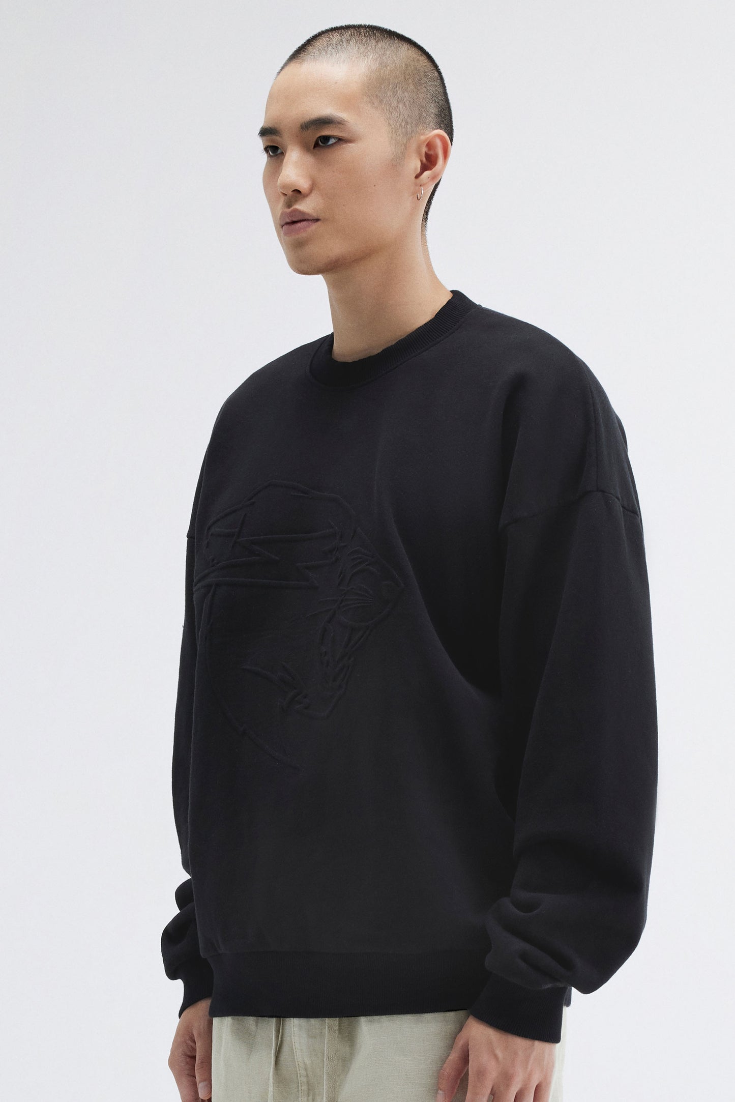 EMBOSSED PANTHER CREWNECK SWEATSHIRT - BLACK