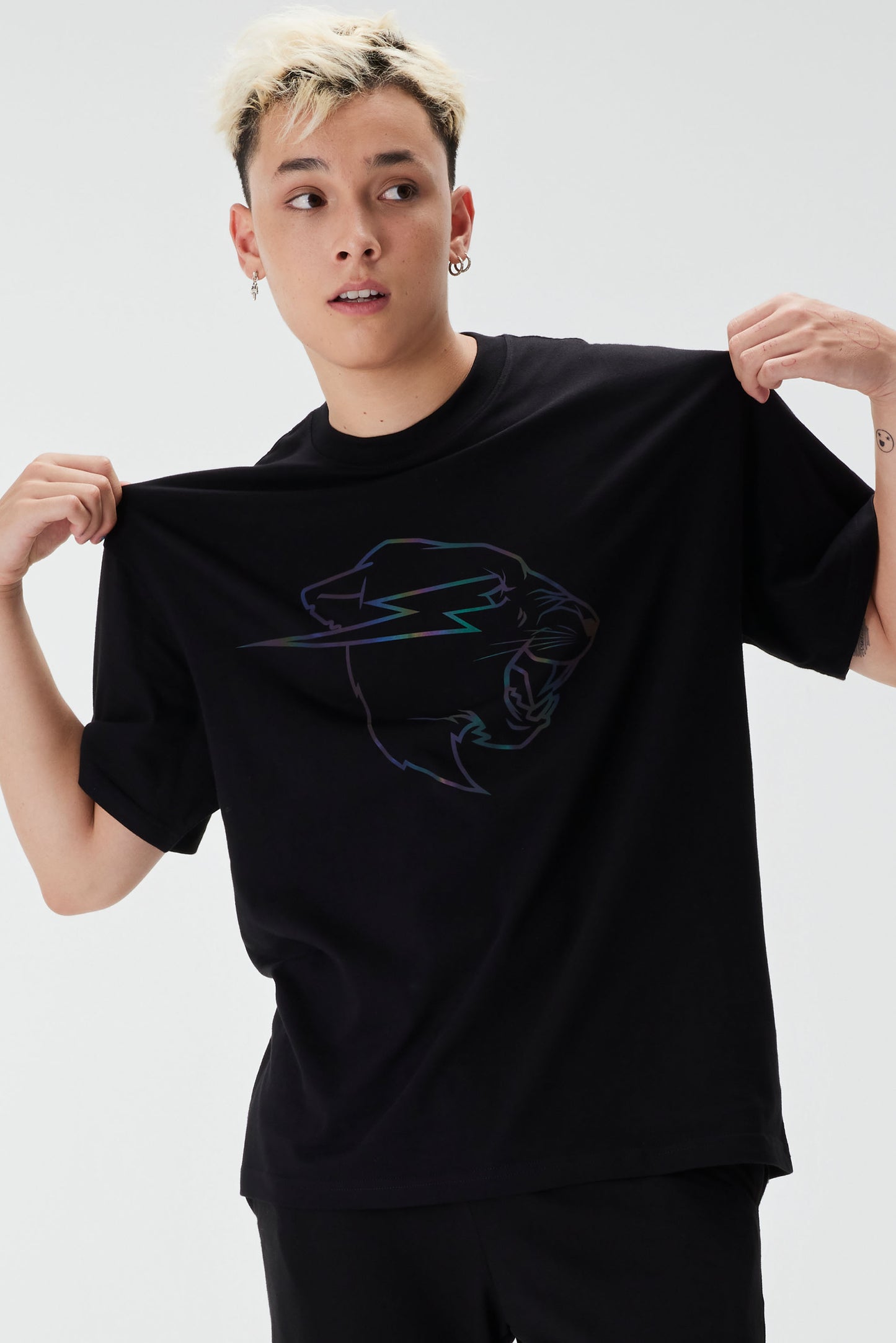 REFLECTIVE PANTHER S/SLEEVE TEE - BLACK