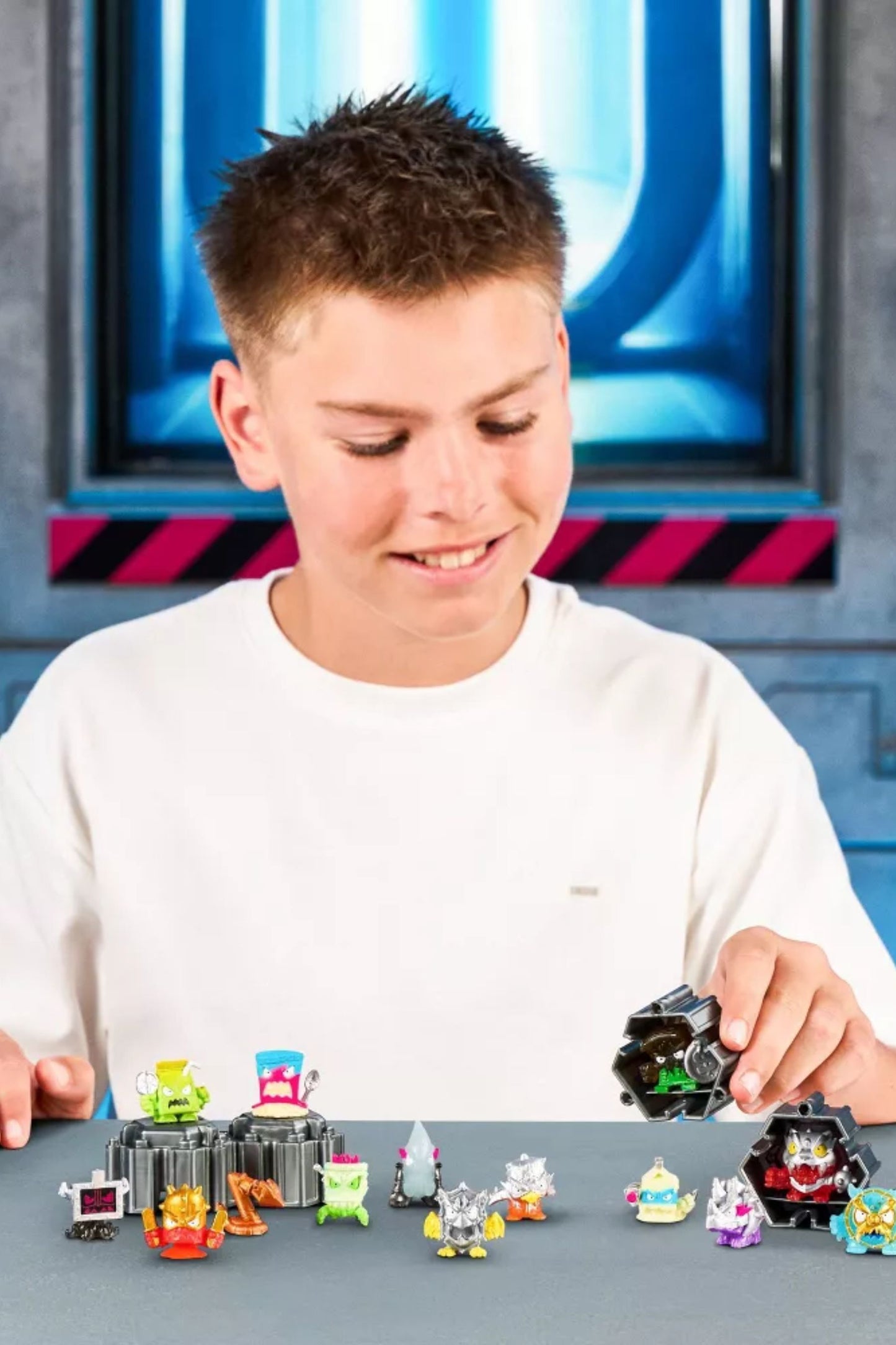 MrBeast Lab Swarms Mega Lab Pack - Battle Fusion Series, 14 Pack
